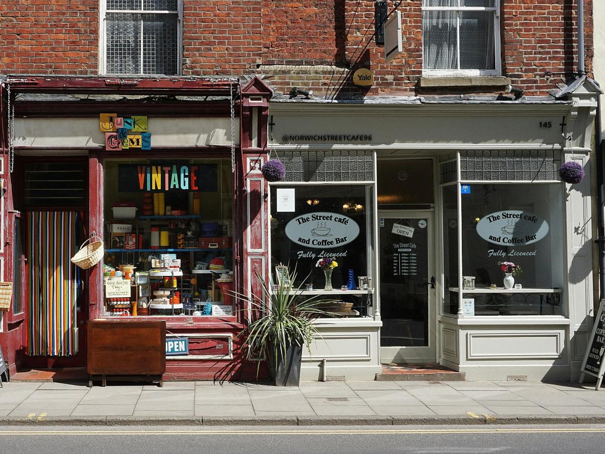 Loi de simplification économique : un texte qui interroge la cohérence et la sécurité des projets immobiliers à composante&nbsp;commerciale